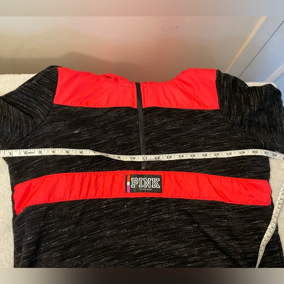 Get ready for fall with this Nylon quarter zip VS Pink Hoodie - Picture 6 of 7
